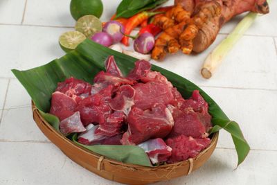 Rahasia Mengolah Daging Kambing Bebas Bau Prengus Menggunakan Bahan Alami