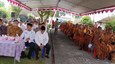 58 Bikkhu Walk for Peace Dilepas Bupati Klaten Lanjutkan Perjalanan ke Yogyakarta
