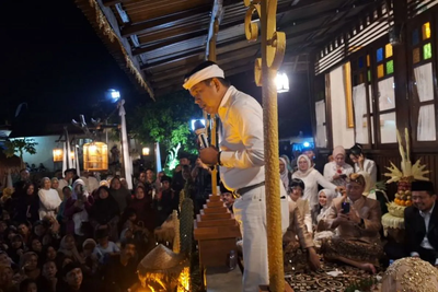 Dedi Mulyadi Sebut Rumah Bambu dan Kayu Cerminan Kearifan Lokal Sunda