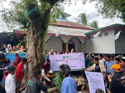 Dompet Dhuafa Terjang Ombak, Bawa Sapi untuk Idul Adha Warga di Pedalaman Pulau Tiga Maluku