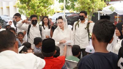 Ribuan Warga Hadiri Open House Iduladha Gubernur Sherly dan Wagub Sarbin di Sofifi