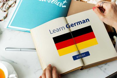 6 Alasan Belajar Bahasa Jerman: Investasi Karier, Edukasi, dan Pengalaman Global