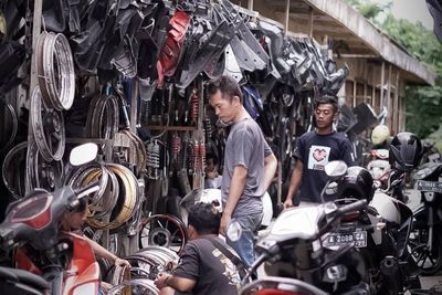 Berburu Barang Murah dan Antik, Cek Lokasi Pasar Loak di Kota Serang yang Masih Ramai Dikunjungi