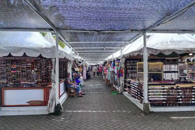 Pasar Loak di Bali yang Wajib Dikunjungi, dari Thrifting hingga Onderdil Murah Berkualitas