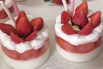 Resep Pudding Susu Strawberry Ala Cafe, Lembut dan Cantik untuk Ide Jualan