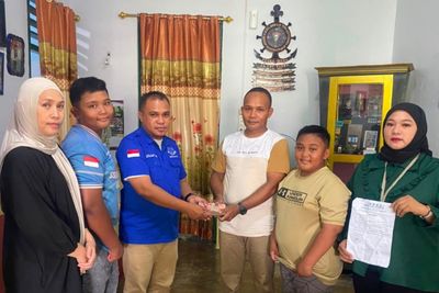 Ketua DPD PPKHI Gorontalo Serahkan Santunan DPN kepada Ahli Waris Almarhumah Novarolina Pulukadang