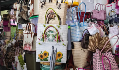 Dari Sampah Menjadi Berkah, Tas Anyaman Daur Ulang Karya Ibu PKK Ini Layak Bersaing di Pasar