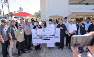 Peduli Korban Bencana, Wali Kota Banda Aceh Antar Langsung Hewan Kurban ke Pidie Jaya