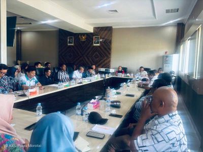 Bupati Morotai Beri Apresiasi kepada OPD dan Operator Data atas Keberhasilan Menekan Kemiskinan dan Stunting