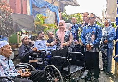 Peringatan HLUN 2026: Pemprov Kalsel Berbagi Kebahagiaan dan Serahkan Bantuan untuk Lansia di Panti Budi Sejahtera