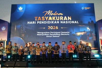 Gubernur Babel Hidayat Arsani Raih Penghargaan Terbaik 1 Validitas Data Pendidikan Nasional