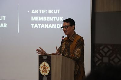 Wamenlu Sebut Teknologi hingga Nikel RI Kini Jadi Senjata Geopolitik Baru