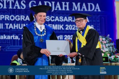 Peneliti BRIN Ini Raih Gelar Magister UGM pada Umur 68 Tahun dengan IPK 3,98