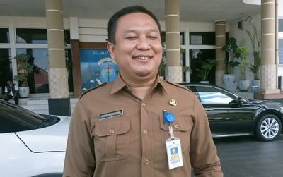 Wali Kota Pangkalpinang Salurkan Hewan Kurban Bantuan Presiden ke Masjid Khoirul Baitil Muslimin