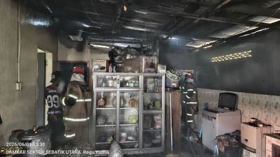 Asap Pengusir Nyamuk Berujung Petaka, Dapur Rumah Kades Lapri Terbakar