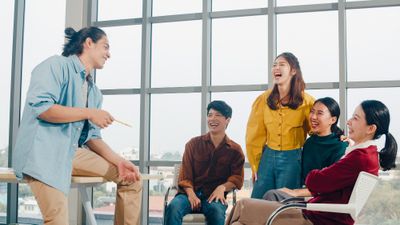 Sulit Bergaul? Ini Tips Beradaptasi di Lingkungan Baru Biar Lebih Mudah