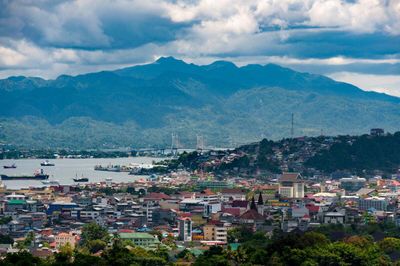 New Siwang Ujung Huk, Spot Wisata Hidden Gem di Ambon dengan Panorama Kota, Bukit, dan Laut Sekaligus