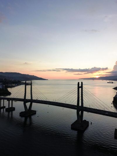 Puncak Kota Siwa, Destinasi Wisata Ketinggian di Ambon dengan Panorama Jembatan Merah Putih yang Memukau