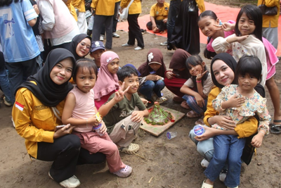 HMK Itera Hadirkan Chemcare, Ajak Anak-anak Belajar Sains dan Literasi dengan Cara Seru