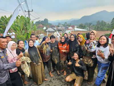 Semarak HJB ke-544, Pemkab Bogor Gelar Ngubek Empang Bersama Masyarakat