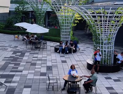 4 Destinasi Seru di Karawang untuk Liburan Keluarga, Jelajah Kuliner hingga Staycation