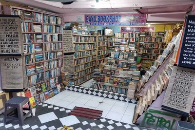 Toko Buku Bekas di Bali yang Masih Eksis, Surganya Buku Murah dan Komik Jadul