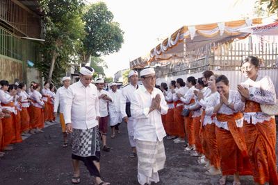Spirit Kebersamaan Mengalir di Melaspas Alit Pura Dalem Oongan, Jaya Negara Turut Mendem Pedagingan