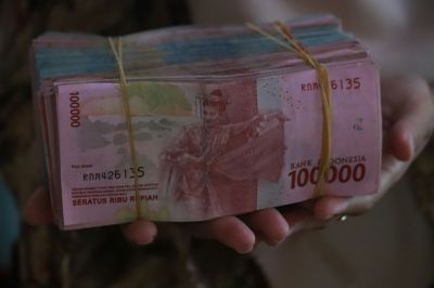 Kian Dekati Level Psikologis Rp18.000, Rupiah Melemah Akibat Terpaan Geopolitik Global