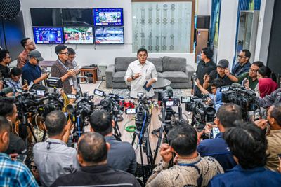 Tepis Kritik Dino Patti Djalal, Seskab Teddy Ungkap Esensi Diplomasi Personal Presiden Prabowo