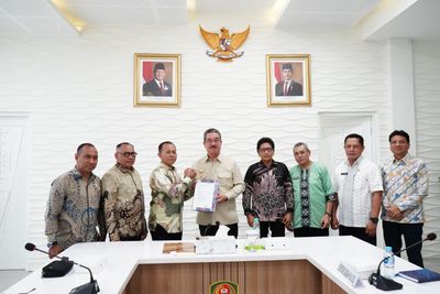 Gunung Botak Ditata Secara Legal, Gubernur Maluku Tegaskan Penambangan Ilegal Tak Ditoleransi