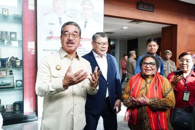 Wamendagri Dorong Percepatan PSN dan Penguatan Sektor Maritim di Maluku