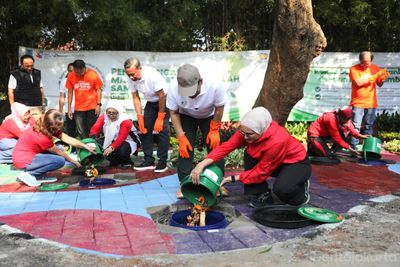 Warga Jakarta Timur Sukses Kelola Sampah Lewat Biopori Jumbo, Gubernur Pramono Anung Beri Applause!
