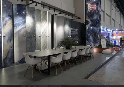 Tampilan Meja Keramik 5 Meter Tanpa Sambungan di Keramika 2026 Pecahkan Rekor MURI Curi Perhatian