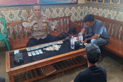 Polsek Cibatu Bongkar Dugaan Transaksi Obat Keras Ilegal, Sita Ratusan Pil