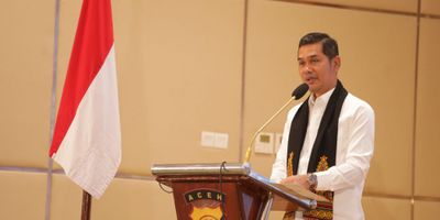 Sekda Aceh Apresiasi Peluncuran Buku Polda Aceh Meutuah Karya Nurlis Effendi