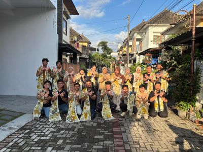 Mahasiswa KKN UGM di IKN Siap Dobrak Tren Slow Fashion Lewat Ecoprint