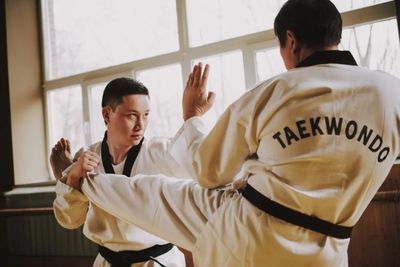 Apa Tujuan Gerakan Menangkis dalam Bela Diri? Berikut ini Teknik-tekniknya!