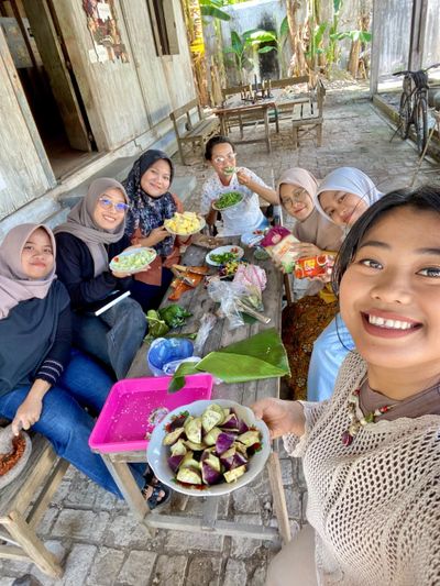 Mengulik Rahasia Resep Lama Sayur Asem dan Bothok Peda di Museum Nyah Lasem
