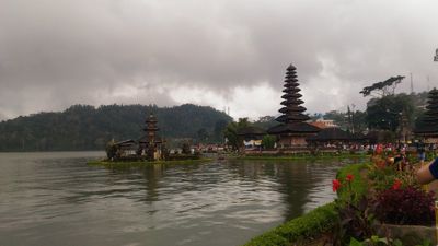 Sejuknya Danau Beratan yang Memanjakan Jiwa