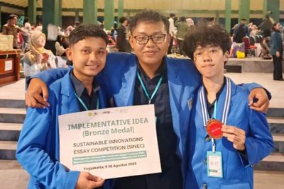 Mahasiswa UII Raih Bronze Medal SINEC 2025 Lewat Inovasi Buku dari Limbah Jagung