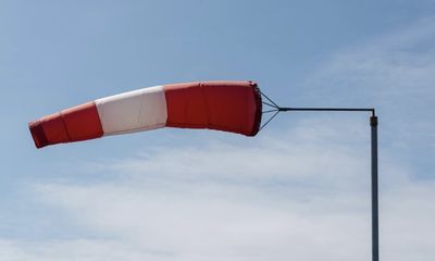 Mengenal Windsock dan Rahasia di Balik Penunjuk Arah Angin Bandara