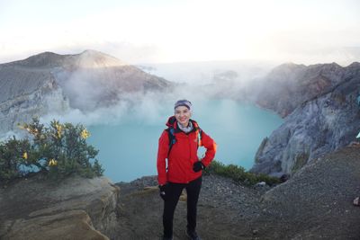 Raline Shah Liburan ke Banyuwangi, Terpesona Keindahan Kawah Ijen dan Budaya Osing