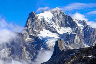 Puncak Sumantri, Gunung Bersalju Papua yang Menyimpan Tantangan Ekstrem Kelas Dunia