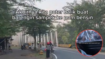 Pengendara Pikap Ini Putar Balik Demi Bantu Pemotor Mogok di Tengah Jalan Sepi, Tuai Pujian Warganet