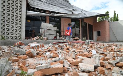 Basarnas dan BPBD Dirikan Tenda Darurat di RS Undata usai Gempa M 6,7 Guncang Palu