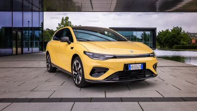 Bukan SUV, Leapmotor Kini Punya Hatchback Listrik Sporty Bernama B05