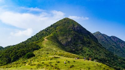 Hidden Gems Bombana! 4 Jalur Pendakian Gunung dengan Panorama Spektakuler yang Belum Banyak Dijelajahi