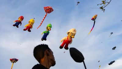 Peserta dari 13 Negara Meriahkan Garut International Kite Festival 2026