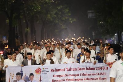 Antusiasme Tinggi, Ribuan Warga Kabupaten Bogor Ikuti Pawai Obor Tahun Baru Islam