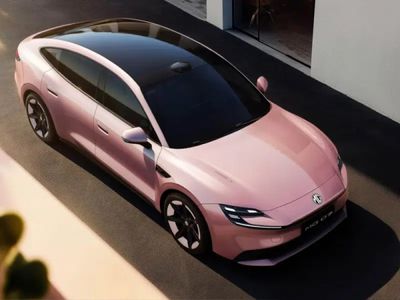 MG 07 Meluncur dengan Opsi EV dan PHEV